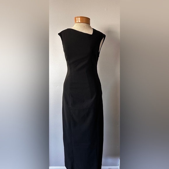 Black Zara fitted dress with cutout side - Picture 3 of 12